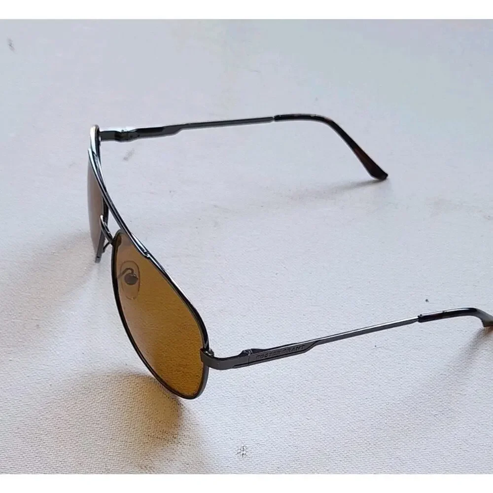 Foster Grant SUNGLASSES Driving Aviator Style Polarized High Definition ROY Case